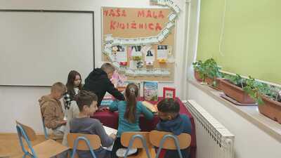 Ž33